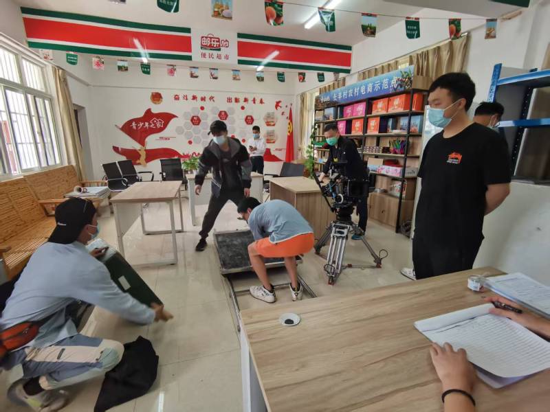 临渭区广告片拍摄公司：极简主义践行者，少即是多的视觉哲学